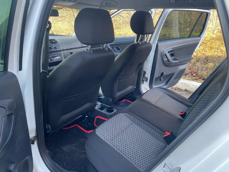 Продам skoda fabia, 2011г. в двигатель 1.4 коробка механика кузов оцинкованный комплектация хорошая: есть гур, кондиционер(рабочий), микролифт передних сидений, серво руль, руль на вылет, стеклоподъёмники, электро зеркала, подогрев зеркал и заднего стекла, подогрев сидений, абс, бортовой компьютер, два ключа. двигатель, коробка, ходовая без нареканий. машина без вложений сел и поехал едет отлично. резина 2 комплекта на дисках цена 670 т. р торг —————————— +79496338655 на этом номере телеграмм звоните пишите в любое время продажа от собственника - фотография - 10