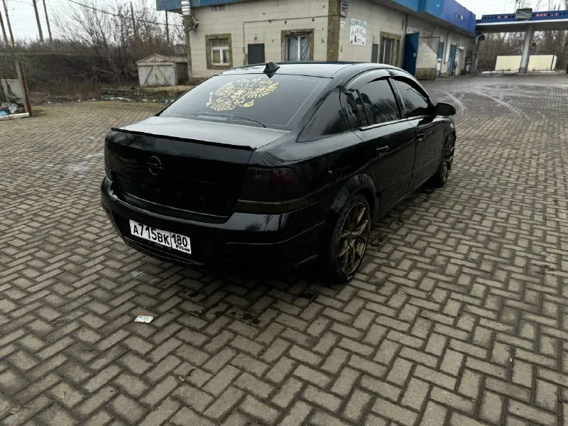 Продам opel астра н 2008 двигатель 1.6 xer едет хорошо машина в хорошем техническом состоянии (косяки по лкп) двигатель стоит новый прошел 50к масло не берет, нигде не потеет коробка мкпп 5 ст с изитроника переделана для более длинных передач ничего негде не скрепит и не отваливается, хорошая шумка пропан генератор 300а ( родной отдам ) полное переоформление горловка 79494066795 620к 📞 звоните: +7(949)4066795 - фотография - 5