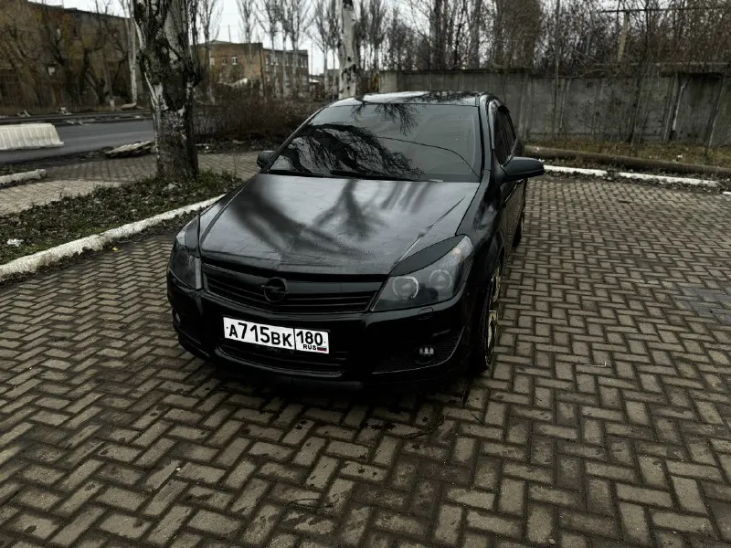 Продам opel астра н 2008 двигатель 1.6 xer едет хорошо машина в хорошем техническом состоянии (косяки по лкп) двигатель стоит новый прошел 50к масло не берет, нигде не потеет коробка мкпп 5 ст с изитроника переделана для более длинных передач ничего негде не скрепит и не отваливается, хорошая шумка пропан генератор 300а ( родной отдам ) полное переоформление горловка 79494066795 620к 📞 звоните: +7(949)4066795 - фотография - 8