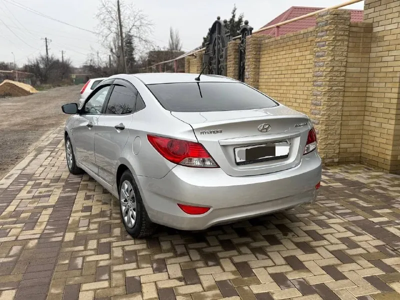 Автомобиль хюндай солярис 2013 г. в.1.6.ат в хорошем и достойном состоянии. автомобиль весь целый. работает что двигатель и коробка как часики. на зимней резине. есть авс. гур. электросьеклоподьемники. кондиционер. подогрев зеркал и заднего стекла. автомобиль прошел полное то. заказуйте любое сто. работает каждая кнопочка. макеевка. тел.79493039475.цена 870000т. р.возможен обмен. второй комплект лето на железных дисках - фотография - 5