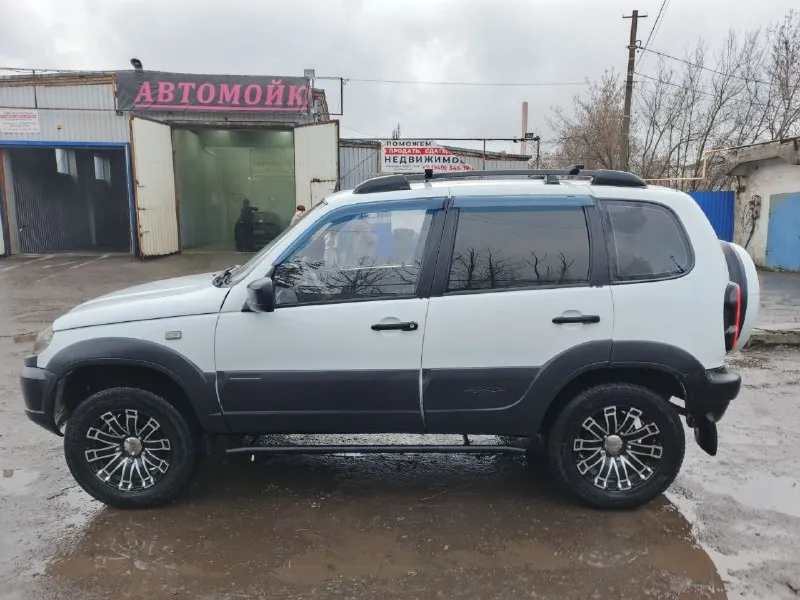 Chevrolet нива 2003 г. в. ‎не гнилая, недавно окрашивалась, обрабатывалась. led оптика, карданы шруз, подогревы и электрорегулировка зеркал, небольшой лифт. авто обслужено, вложений не требует. территориально г. макеевка. 600 т. р. торг. +79592931109; ±79493362602 📲 tg: @alexandr22sm 📞 звоните: +7(949)3362602 - фотография - 4