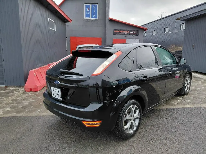Продам ford focus 2011 год 1.6 бензин, механика 181 тысяча пробега автомобиль полностью обезшумлена стоит классная музыка (2 усилка на 2 колонки и небольшой саб). салон без царапин и затертостей сделан свет ближний, туманки линзы би лед, заменены стекла и защищены бронепленкой. 5 тысяч назад замена помпы, роликов, ремней фирмы gates новый аккумулятор сейчас стоит новая зима шипованная, отдам еще и лето. двигатель сухой, автомобиль полностью обслужен! я хозяин, +7949-709-24-97 цена 800 000, автомобиль находится в г. мариуполь 📞 звоните: +7(949)7092497 - фотография - 2