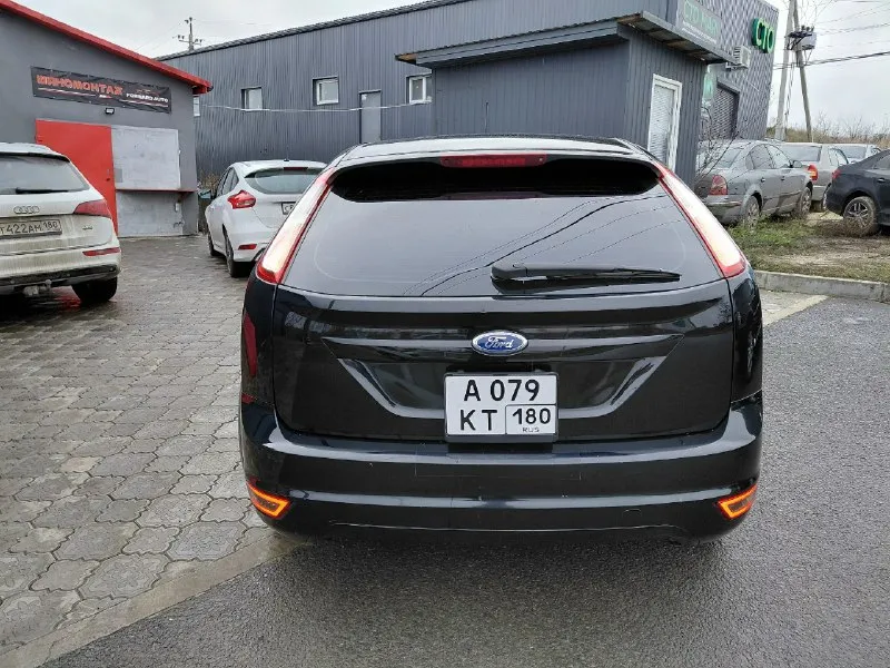 Продам ford focus 2011 год 1.6 бензин, механика 181 тысяча пробега автомобиль полностью обезшумлена стоит классная музыка (2 усилка на 2 колонки и небольшой саб). салон без царапин и затертостей сделан свет ближний, туманки линзы би лед, заменены стекла и защищены бронепленкой. 5 тысяч назад замена помпы, роликов, ремней фирмы gates новый аккумулятор сейчас стоит новая зима шипованная, отдам еще и лето. двигатель сухой, автомобиль полностью обслужен! я хозяин, +7949-709-24-97 цена 800 000, автомобиль находится в г. мариуполь 📞 звоните: +7(949)7092497 - фотография - 8