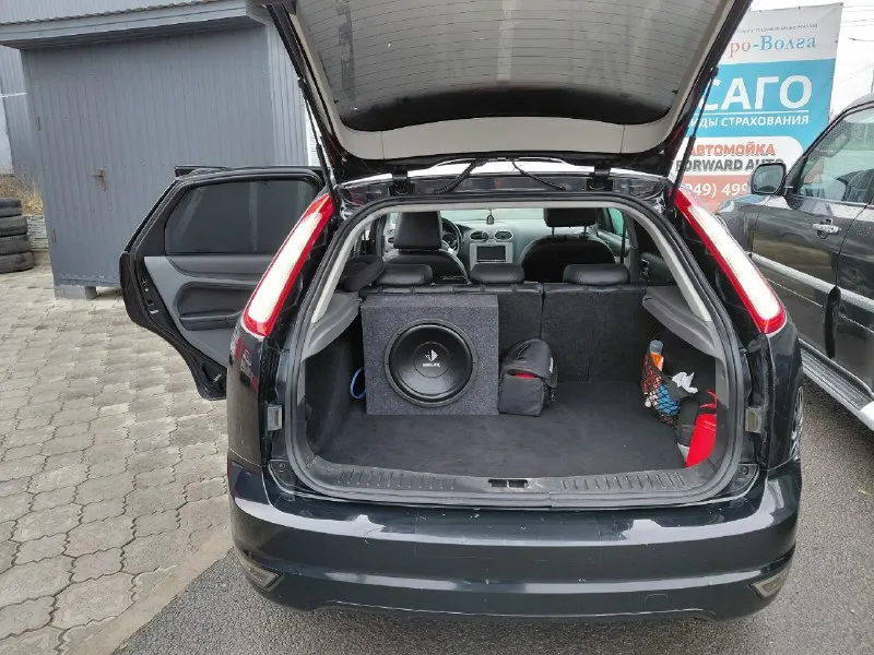 Продам ford focus 2011 год 1.6 бензин, механика 181 тысяча пробега автомобиль полностью обезшумлена стоит классная музыка (2 усилка на 2 колонки и небольшой саб). салон без царапин и затертостей сделан свет ближний, туманки линзы би лед, заменены стекла и защищены бронепленкой. 5 тысяч назад замена помпы, роликов, ремней фирмы gates новый аккумулятор сейчас стоит новая зима шипованная, отдам еще и лето. двигатель сухой, автомобиль полностью обслужен! я хозяин, +7949-709-24-97 цена 800 000, автомобиль находится в г. мариуполь 📞 звоните: +7(949)7092497 - фотография - 9