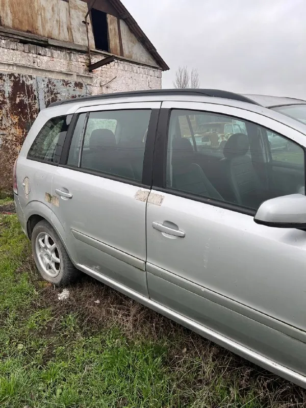 Opel zafira, после дтп год выпуска: 2005г обьем двигателя 1.8 бензин кпп механика 5-ступка цена 250к торг +79001735020 анатолий 📞 звоните: +7(900)1735020 - фотография - 4