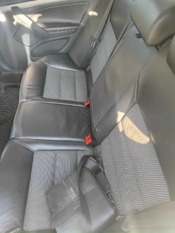 Продам skoda актавия цена 900 000 рублей 2.0 турбо дизель, 2011 год, автомат комплектация елеганс пробег 270 000 круиз, климат 2 зоный, крыша с люком, парктроник передний задний, датчик света\датчик дождя, подогрев сидений\ зеркал, комбинированный салон ( кожа, ткань) резина новая зима, ходавка поменяла, масло двигатель коробка поменяно. ясиноватая, связь +79493101596 📞 звоните: +7(949)3101596 - фотография - 4