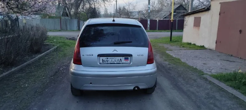 Citroen c3 2002г. в 🔥🔥🔥цена 1⃣3⃣0⃣т. р🔥🔥🔥 мкпп не гнилой на ходу есть моменты требующие внимания г. донецк +79493678218 📲 tg: даниил 📞 звоните: +7(949)3678218 - фотография - 5