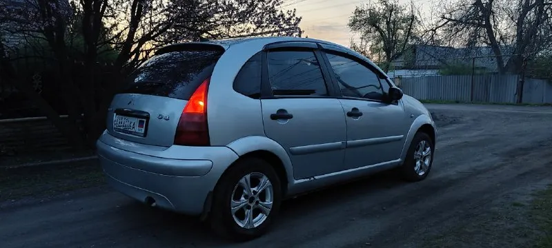 Citroen c3 2002г. в 🔥🔥🔥цена 1⃣3⃣0⃣т. р🔥🔥🔥 мкпп не гнилой на ходу есть моменты требующие внимания г. донецк +79493678218 📲 tg: даниил 📞 звоните: +7(949)3678218 - фотография - 8