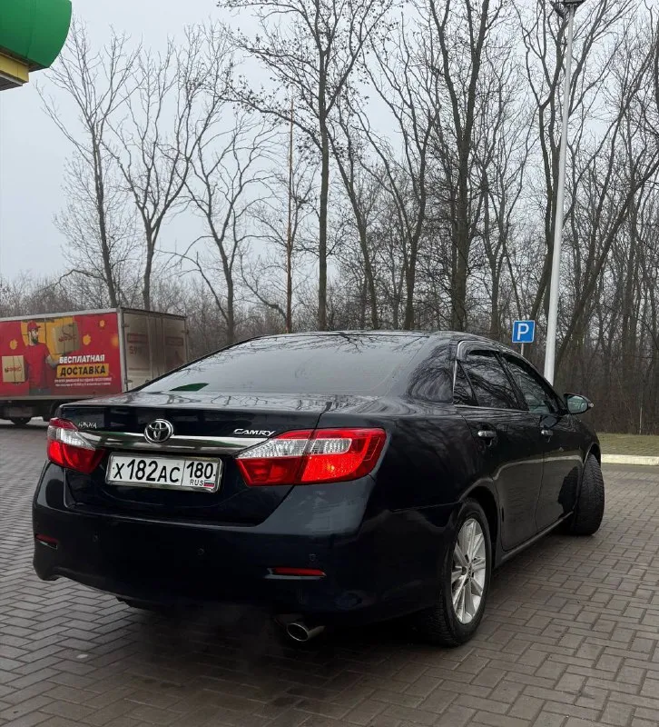 Camry 50 2013 год мотор 2.5, установлен и вписан гбо евро4 коробка автомат работает отлично машина в очень жирной комплектации: кожаный салон, подогревы, раздельный климат-контроль, датчики света, дождя, мультруль, круиз контроль, парктроники 360(вкруг), кнопка старт стоп, полная электрорегулировка сидений и многое другое 2 комплекта резины 2ключа 🔑 технически машина в хорошем состоянии, сел и поехал цена 1,490 🍋 звоните +79494010811 - фотография - 3