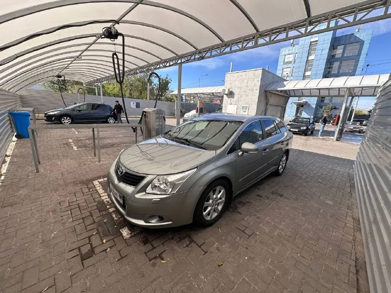 Toyota avensis 2011 2.2 дизель акпп двигатель d-сat 2,2 d пробег 262 тыс. км кoмфopтaбeльный авто с объемным багaжником. есть вся подтверждающая документация. пригнан в 22 году из польши. на днр номерах, не пятилетка!!! стоимость 920т торг+79497394547 - фотография - 2