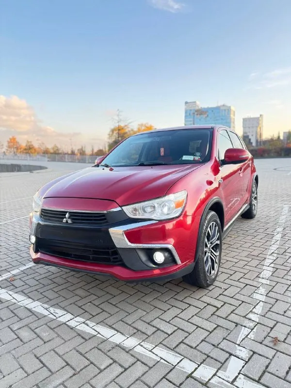 Mitsubishi outlander sport:2017г 2.0 автомат. полный привод: 135.000км 2 ключа 2 комплекта колёс хор... - фотография