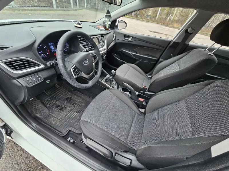 Hyundai solaris 2017г 1,6 бензин 6мкпп 118т км куплен новым в автосалоне в донецке в "автодон", там же и обслуживался. 1 хозяин с момента покупки. установлено гбо, вписано в птс. обслужен, без вложений. 1,1 млн руб 949 521 34 11 - фотография - 6