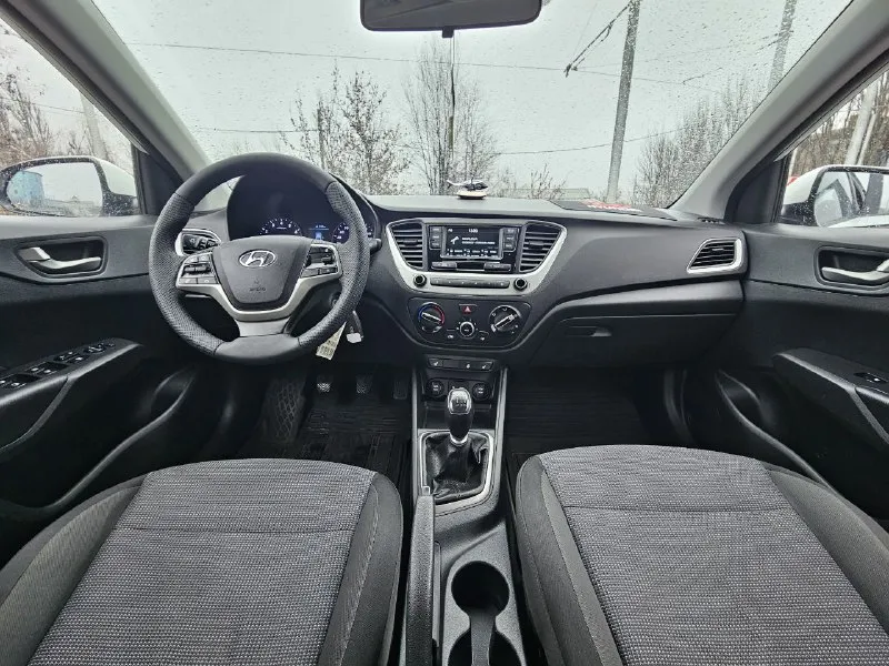 Hyundai solaris 2017г 1,6 бензин 6мкпп 118т км куплен новым в автосалоне в донецке в "автодон", там же и обслуживался. 1 хозяин с момента покупки. установлено гбо, вписано в птс. обслужен, без вложений. 1,1 млн руб 949 521 34 11 - фотография - 9