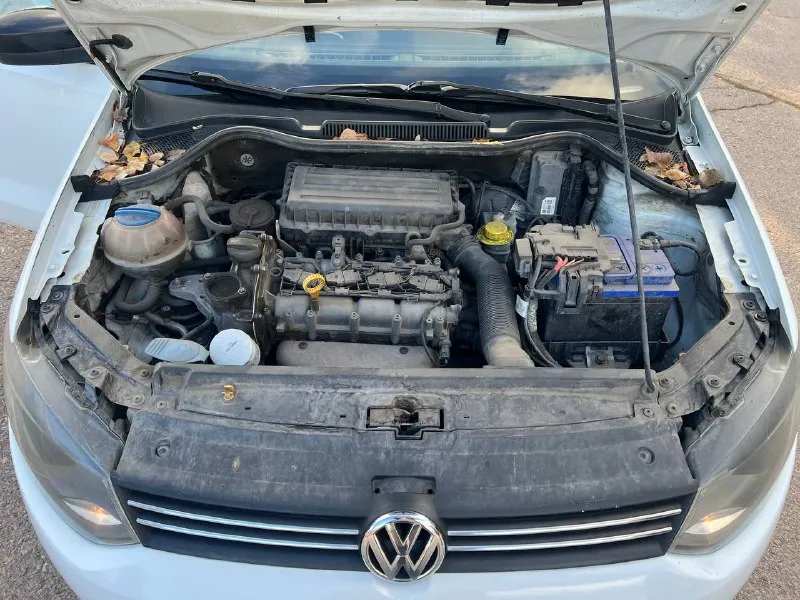 Продам volkswagen polo (фольксваген поло) 2014 г. в. 1.6 мт 187 тыс. пробег. автомобиль полностью обслужен вложений не требует, доедет хоть до луны) двигатель масло не ест и не дымит не троит, цепь не тарахтит, работает отлично! коробка все передачи включаются плавно. кузов оцинкован в отличном состоянии. гур, abs, airbag, климат контроль греет холодит, передние, задние стеклоподъемники, подогрев сидений, обогрев заднего стекла электрорегулировка зеркал с подогревом. резина хорошая зимняя стоит, летняя в подарок. для переоформления поеду с вами в мрео. остальные вопросы по телефону. цена 790 тысяч рублей торг реальному покупателю. г. горловка +79495625234 мобильный, telegram, whatsapp. звонить можно в любое время. - фотография - 9