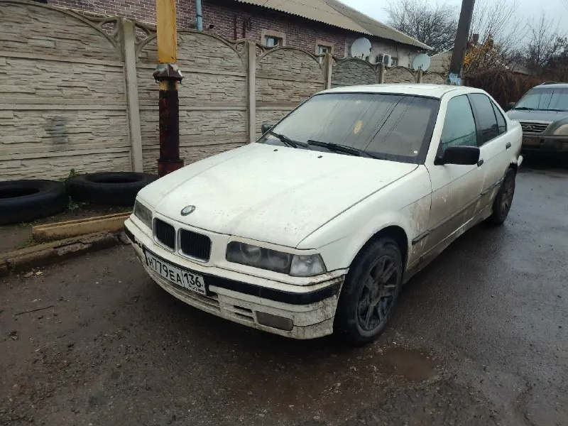 Продам bmw 316 на полном ходу, но руки приложить прийдется. двигатель 1.6 резина зема. 200 т. р. +79493968864 📞 звоните: +7(949)3968864 - фотография - 2