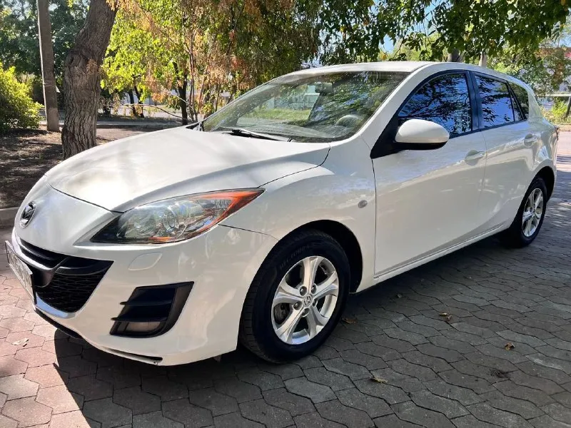 Mazda 3 2012 г. в двигатель 1.6 автомат классический автомобиля в родном окрасе на все 💯, без дтп. пробег родной, кузов без рыжиков и царапин. техника на отлично, масло только поменял, конд рабочий, резина хорошая. салон целый и опрятный. автомобиль без вложений цена 980 тыс. тел 89495006430 📞 звоните: +7(949)5006430 - фотография - 3