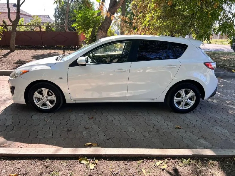 Mazda 3 2012 г. в двигатель 1.6 автомат классический автомобиля в родном окрасе на все 💯, без дтп. пробег родной, кузов без рыжиков и царапин. техника на отлично, масло только поменял, конд рабочий, резина хорошая. салон целый и опрятный. автомобиль без вложений цена 980 тыс. тел 89495006430 📞 звоните: +7(949)5006430 - фотография - 8