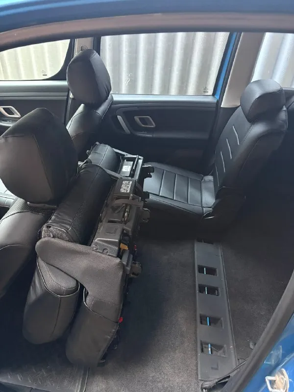 Цена 460т₽ продам skoda roomster 2007г двигатель 1.4 после переборки. новые маслосъемные колпачки, притерты клапана, кольца, сальники, ремни, ролики, сальники, помпа, сцепление с корзиной. новое масло и антифриз. новые колодки в круг, тормозные цилиндры, рулевые наконечники, внутренний шрус, ступичный подшипник, трос ручника. гнили, ржавчины нет, состояние кузова отличное. кондиционер работает отлично, абс. 4 стеклоподъемника с доводчиками, заводская магнитола с камерой заднего вида, центральный замок, сигнализация, 2 ключа, подогревы сидений. с авто отдам комплект шипованых зимних шин. документы чистые, любое переоформление цена 460.₽ торг у капота осмотр г. новоазовск т. +79493183670 т. +79493137598 т. +79524182463 📞 звоните: +7(949)3183670 - фотография - 9