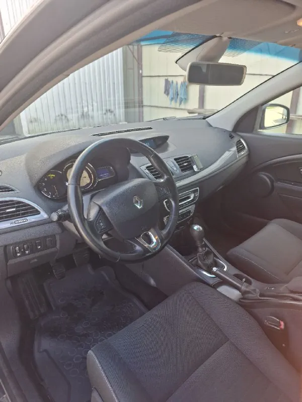 Продам рено меган3 2015 года комплектация limited двигатель 1.5 дизель коробка 6 ст. механика пробег 246000 км. цена 850 000р. я хозяин, все вопросы по телефону +79493702965 - фотография - 4