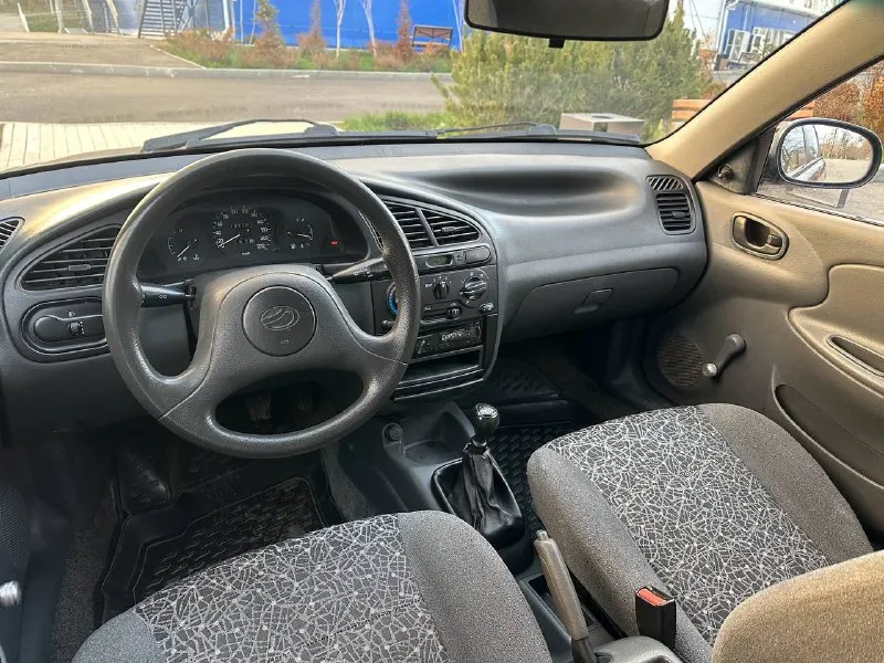 Продам: lanos 1.5 (zaz chance) год выпуска: 2011 ✅ пробег: 137.000 км (оригинальный) - автомобиль в хорошем состоянии, в дтп не участвовал, гаражное хранение. 1500км назад заменены: масло, фильтра, антифриз, свечи, колодки, грм ✅ кузов: на 80% в родном окрасе. стекла заводские. стаканы, пороги, дно - в отличном состоянии. - по ходовой части без нареканий. ручник работает! ✅ двигатель: 1.5л - не троит, масло не расходует. катализатор на месте❗ ✅ комплектация базовая: - музыка pioneer - 2 комплекта ключей - 2 комплекта колес ✅ документы: - автотека - зеленая 🍀 - птс оригинал (3 владельца), без штрафов и ограничений на регистрацию. - продажа с переоформлением в мрео❗ 📍г. донецк, калининский р-н. цена: 320.000 руб (торг у авто) 📞🇷🇺звоните: +7 (949) 412-35-77 дополнительные вопросы по тел. - фотография - 8