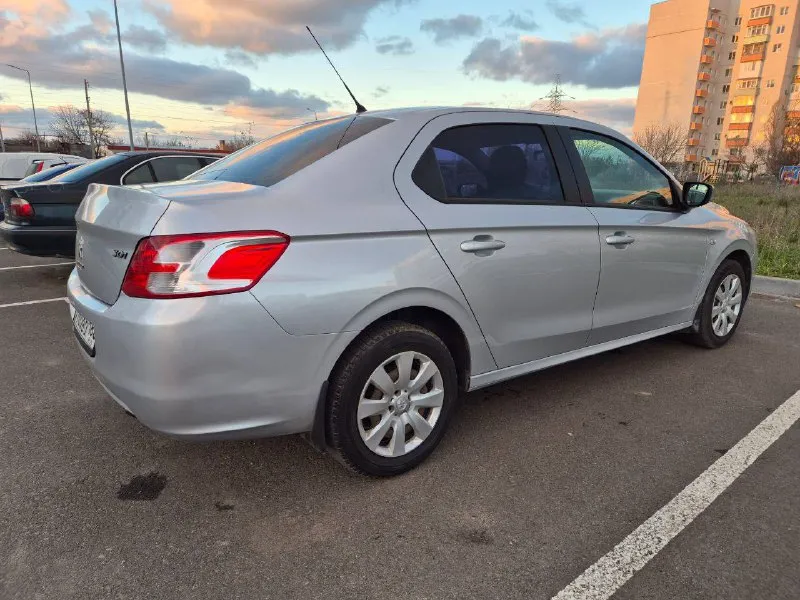 ✅продам peugeot 301 ✅2014г. ✅1.6 дизель, расход 5.5 л город, ✅кпп механика, без дтп, не гнилая ! ✅пробег 236.000 км родной ✅зимние шины, полная шумо-вибро изоляция, ✅свет ближний линзы биксенон, птф линзы биксенон ✅после большого то, замена сцепления оригинал и привода сцепления, сальники приводов и все жидкости! мультимедия дорогая с картплеем, навигацией, блютуз!! ✅переоформление в гаи!!! +79497309523 📲 tg: @irinapapush 📞 звоните: +7(949)7309523 - фотография - 2