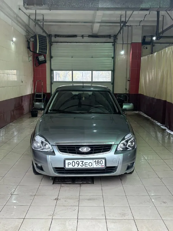 Продам приору хетчбэк 21072. 2011 г. в. в хорошем состоянии. красивый цвет( кварц) 1.6 16 клапанный... - фотография