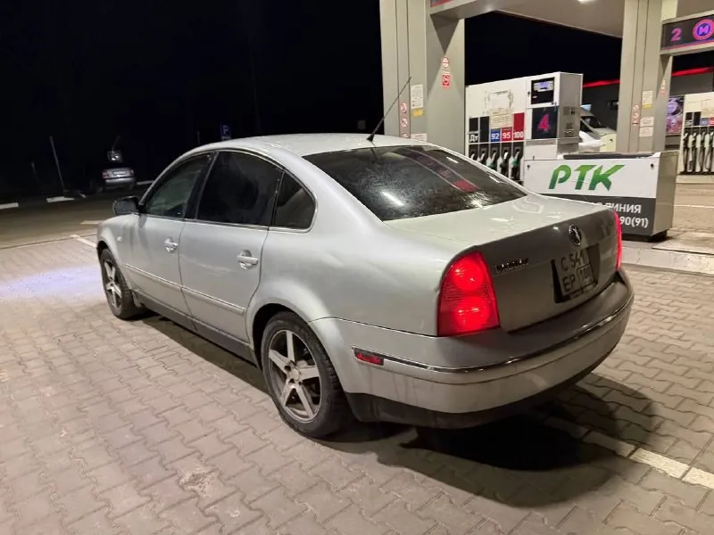 Цена 420 000 руб продам фольксваген пассат б5+ машина на полном ходу мотор 1.8 коробка автомат ходовая мягкая в хорошем состоянии резина зима, красивые диски, люк работает кузов не гнилой, ноги не выпадают печка работает отлично, очень тепло по электрике всё работает г донецк переоформление без проблем +79493198433 - фотография - 3