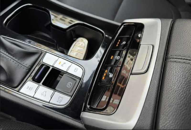 Продам hyundai tucson, 2021 г. пробег 97 тыс. официальное авто, первый владелец, без дтп и подкрасов, полный привод, максимальная led оптика, лед приборка, чёрный потолок, диски с новой зимней резиной michelin r18, ассистент удержания в полосе, распознавание дорожных знаков, слепые зоны, распознавание пешеходов и авто, car play, электробагажник и многое другое. установлен газ евро 4. машина на укр регистрации. ставится на рф учёт на 5 лет по прописке в новых регионах (днр, лнр, запорожская и херсонская область). всё вопросы по телефону. цена 2.7 млн. +79490203993 - фотография - 7