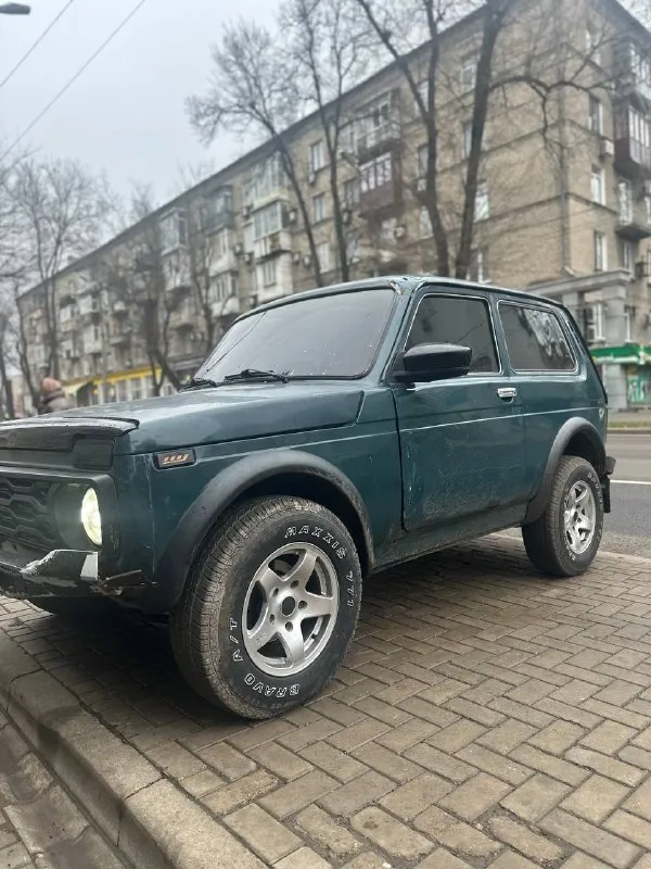 В продаже нива 2121 2000 год нива в отличном состоянии вид имеет сильный коробка 5 ступка мосты разд... - фотография