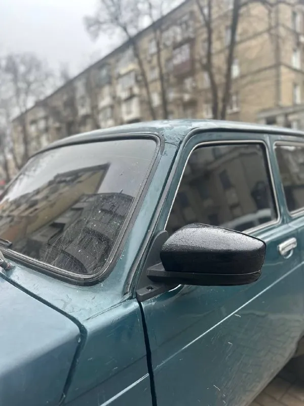 В продаже нива 2121 2000 год нива в отличном состоянии вид имеет сильный коробка 5 ступка мосты раздатка все работают литые диски с резиной ровные не бьют по трассе едет вибраций нет мотор тянет хорошо не дымит все в рабочем состоянии печка греет, поворотники стопы габариты ближний дальний раздатка понижайка все включается лед оптика вкруг тонировка в круг 5 даже лобовое хорошая музыка новая резина на титанах салон ковшы сидения очень удобные, стеклоподъемники, и другое осмотр макеевка по желанию могу пригнать куда нужно будет документы чистые без штрафов и запретов смотреть город макеевка цена 250 000 в продаже 2 нивы есть тел +7 (949) 638-01-13 - фотография - 8