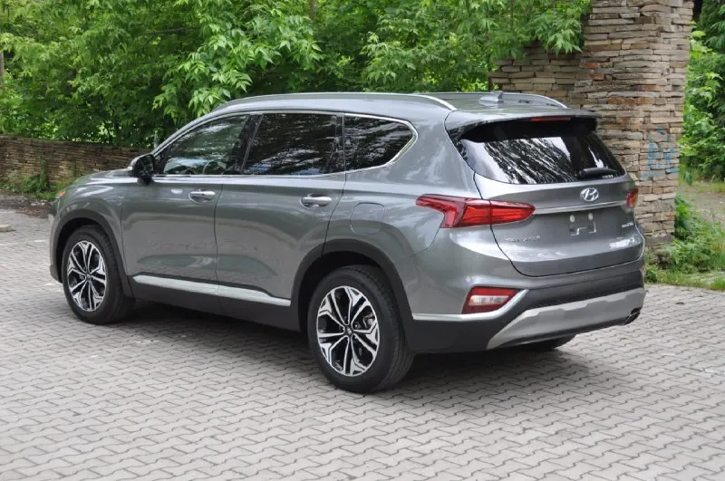 Hyundai santa fe 2018, двигатель 2.0 турбобензин, пробег 136т. км. привод полный. комплектация: -проекция лобового - автоматический дальный свет; - электроподогрев боковых зеркал; -обогрев руля - электропривод, вентиляция и подогрев передних сидений; - подогрев задних сидений, -электростеклоподъемники; - электропривод багажника; - раздельный климат-контроль; - камеры 360; - задние парктроники; - система предупреждения от столкновения; - система контроля удержания в полосе; - адаптивный круиз-контроль; - панорамная крыша; - перфорированная обивка сидений из натуральной кожи; - премиальная аудио-система infinity; - шторки на стеклах задних дверей; бережная эксплуатация. хранение в гараже. своевременное обслуживание. 2 900 000₽ тел +79493641611, +79493391175 📞 звоните: +7(949)3641611 - фотография - 4
