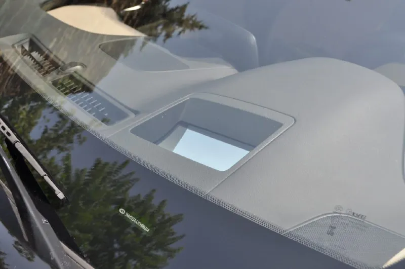 Hyundai santa fe 2018, двигатель 2.0 турбобензин, пробег 136т. км. привод полный. комплектация: -проекция лобового - автоматический дальный свет; - электроподогрев боковых зеркал; -обогрев руля - электропривод, вентиляция и подогрев передних сидений; - подогрев задних сидений, -электростеклоподъемники; - электропривод багажника; - раздельный климат-контроль; - камеры 360; - задние парктроники; - система предупреждения от столкновения; - система контроля удержания в полосе; - адаптивный круиз-контроль; - панорамная крыша; - перфорированная обивка сидений из натуральной кожи; - премиальная аудио-система infinity; - шторки на стеклах задних дверей; бережная эксплуатация. хранение в гараже. своевременное обслуживание. 2 900 000₽ тел +79493641611, +79493391175 📞 звоните: +7(949)3641611 - фотография - 8