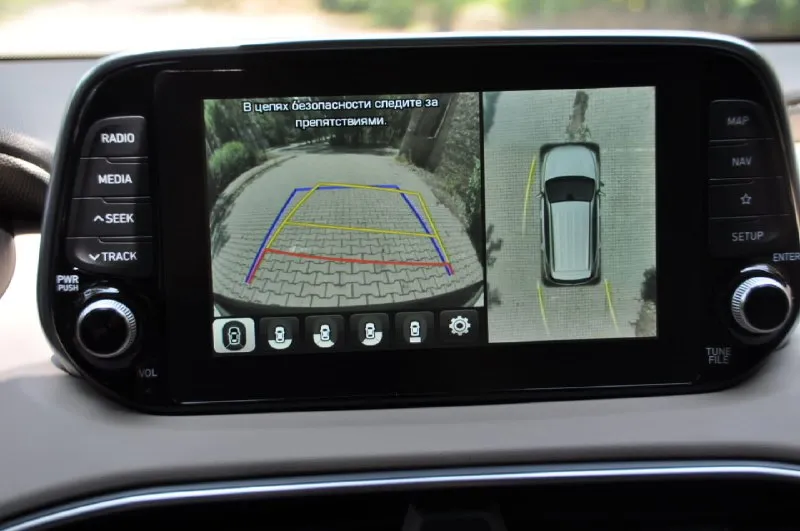 Hyundai santa fe 2018, двигатель 2.0 турбобензин, пробег 136т. км. привод полный. комплектация: -проекция лобового - автоматический дальный свет; - электроподогрев боковых зеркал; -обогрев руля - электропривод, вентиляция и подогрев передних сидений; - подогрев задних сидений, -электростеклоподъемники; - электропривод багажника; - раздельный климат-контроль; - камеры 360; - задние парктроники; - система предупреждения от столкновения; - система контроля удержания в полосе; - адаптивный круиз-контроль; - панорамная крыша; - перфорированная обивка сидений из натуральной кожи; - премиальная аудио-система infinity; - шторки на стеклах задних дверей; бережная эксплуатация. хранение в гараже. своевременное обслуживание. 2 900 000₽ тел +79493641611, +79493391175 📞 звоните: +7(949)3641611 - фотография - 9