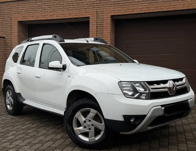 Продаю renault duster 2018 год пробег 137.000 объем двигателя 2.0 механика 6 ступка полный привод !... - фотография