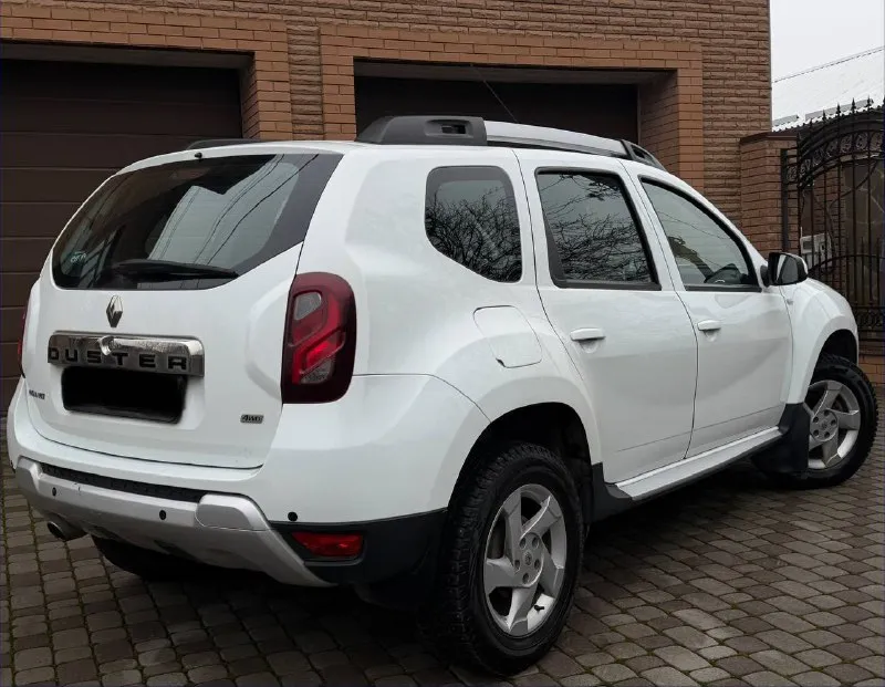 Продаю renault duster 2018 год пробег 137.000 объем двигателя 2.0 механика 6 ступка полный привод ! состояния идеальное в родном окрасе без дтп все стекла родные готов на любые проверки авто без запретов, залогов и штрафов за машиной очень ухаживали есть все необходимое для комфортного вождения. салон чистый, ухоженный комплектация, подогрев стекол, стеклоподъемники, кондиционер, мульти руль, bluetooth, подогрев сидений в машине есть все для удобства цена 1.070.000 +79495278015 - фотография - 3