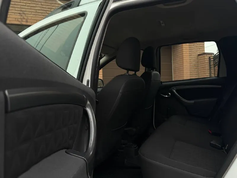 Продаю renault duster 2018 год пробег 137.000 объем двигателя 2.0 механика 6 ступка полный привод ! состояния идеальное в родном окрасе без дтп все стекла родные готов на любые проверки авто без запретов, залогов и штрафов за машиной очень ухаживали есть все необходимое для комфортного вождения. салон чистый, ухоженный комплектация, подогрев стекол, стеклоподъемники, кондиционер, мульти руль, bluetooth, подогрев сидений в машине есть все для удобства цена 1.070.000 +79495278015 - фотография - 6