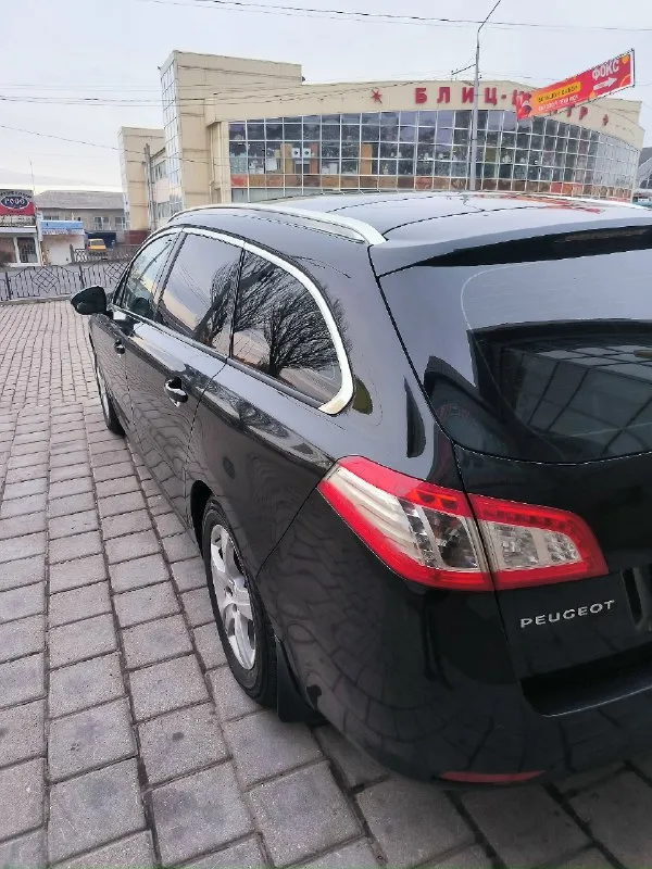 Продам peugeot 508. 2015 г рестайлинг в хорошем состоянии 1.6 расход 6.3л по городу автомат - 6ст пробег 250.543 км понарама, спутниковая навигация климат контроль, круиз, подрулевые липистки, датчик давления шин, датчик света, дождя, светодиодная оптика два комплекта колёс bridgestone почти новые. машина полность исправна: поставил акамулятор новый, новые форсунки +тнвд. четыре аморта + пружины-новые +помпа и ремень грм цена 950.000₽ тел +7 949 324-16-24 📞 звоните: +7(949)3241624 - фотография - 9