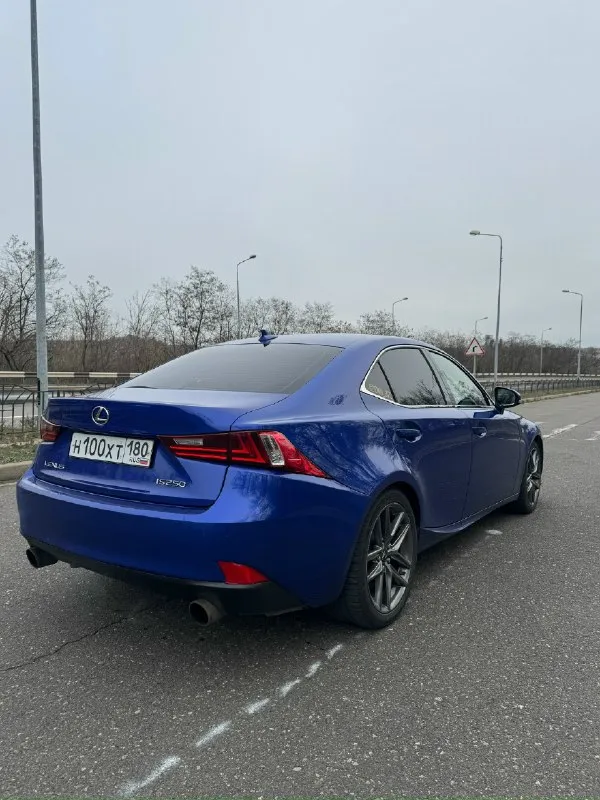 Продам lexus is250. 2014г. официал, не привезенный. состояние отличное. по тех. части без посторонних шумов, течей и т. д. мотор 2.5 v6 атмосферный ( 208 л. с. ) вечный. акпп ( обычный 6ст. автомат) работают полностью в штатном режиме без изъянов. вид очень красивый. цвет шикарный. машина живая, не высаженная. из последнего то. тормоза в круг заменены. свечи оригинал ! втулки, стойки стабилизаторов ( так же оригинал ) большие центральные сайлентблоки ( оригинал ). два комплекта колес на дисках ( лето на японской ковки после покраски, выглядит очень красиво, из потока выделяется среди серой массы. зима на оригинальных заводских. птс оригинал, 2 владельца, второй я. продажа с переоформлением. пробег 240т. км. ( 80% трасса ) не отмотанный, не откорректированный. салон в отличном состоянии, не затертый, не помятый. потолок, черная алькантара. комплектация f sport. окрасы есть. без жести и чего-то критичного. любые проверки на сервисе приветствуются. машина более чем живая и 📞 звоните: +7(949)4459331 - фотография - 3