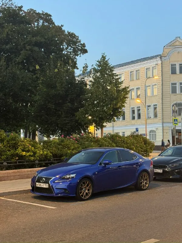 Продам lexus is250. 2014г. официал, не привезенный. состояние отличное. по тех. части без посторонних шумов, течей и т. д. мотор 2.5 v6 атмосферный ( 208 л. с. ) вечный. акпп ( обычный 6ст. автомат) работают полностью в штатном режиме без изъянов. вид очень красивый. цвет шикарный. машина живая, не высаженная. из последнего то. тормоза в круг заменены. свечи оригинал ! втулки, стойки стабилизаторов ( так же оригинал ) большие центральные сайлентблоки ( оригинал ). два комплекта колес на дисках ( лето на японской ковки после покраски, выглядит очень красиво, из потока выделяется среди серой массы. зима на оригинальных заводских. птс оригинал, 2 владельца, второй я. продажа с переоформлением. пробег 240т. км. ( 80% трасса ) не отмотанный, не откорректированный. салон в отличном состоянии, не затертый, не помятый. потолок, черная алькантара. комплектация f sport. окрасы есть. без жести и чего-то критичного. любые проверки на сервисе приветствуются. машина более чем живая и 📞 звоните: +7(949)4459331 - фотография - 8