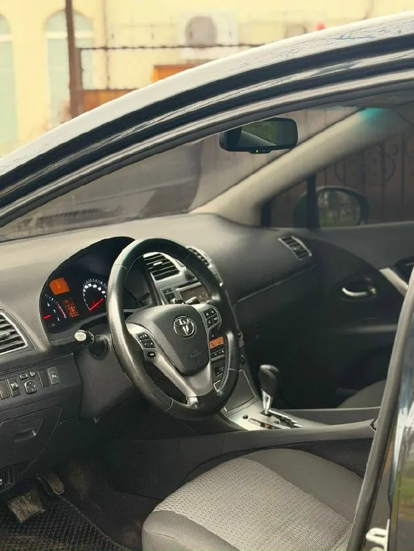 Цена 1.150.000 торг продам toyota avensis 2011 года выпускa рестайлинг - двигатель: 1,8 литра, работает как часы. - акпп - переключает плавно, не пинает. - ходовая часть полностью обслужена. - жидкости и масла заменены! кузов, дно и пороги в отличном состоянии. оригинальные заводские стёкла. безопасность вся на месте! комплектация: стеклоподъёмники, 2-зонный климат-контроль, круиз-контроль, полный мульти руль подрулевые лепестки, авто свет, авто дождь, подогрев сидений, камера заднего вида, сигнализация с автозапуском, электропривод зеркал, обогрев заднего стекла, электрокорректор фар, музыка с достойным звучанием, abs, esp и многое другое. юридически чистая осмотр город донецк цена: 1.150.000 торг +79493174200 📞 звоните: +7(949)3174200 - фотография - 5
