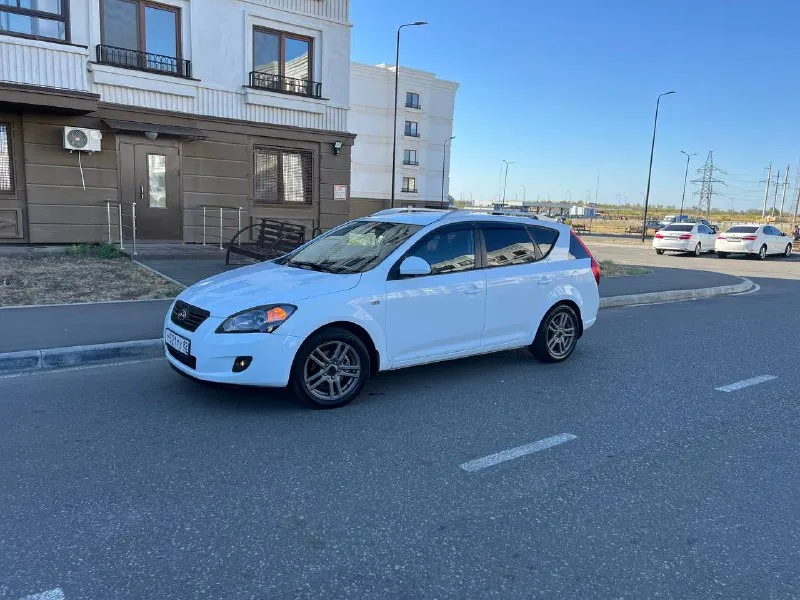Продам kia ceed. Автомобиль 2010 г. Выпуска. Двигатель объемом 2.0 бензин, автоматическая коробка передач. Состояние автомобиля отличное, кузов практически весь в заводском окрасе, рыжиков нет !есть две окрашенные детали косметические без шпаклёвки. Двигатель, акпп, ходовая часть без капитала вложений абсолютно. Автомобиль в максимальной комплектации есть все для комфортной эксплуатации, в автомобиле работает абсолютно всё автотека зелёная без единого дтп и выплат. Документы кристально чистые переоформление на нового владельца без проблем. Подробно про автомобиль расскажу по телефону либо при встрече. Автомобиль находится в городе мариуполь.780 тыс руб. +79497346358 +79649225253 сергей
📲 Tg: @kaftanov777
📞 Звоните: +7(949)7346358 - фотография - 1