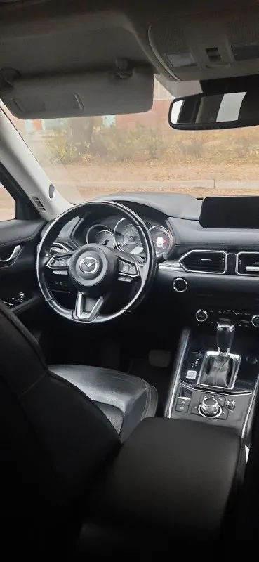 Mazda cx - 5 skyactiv technology год выпуска: 2018 объём двигателя: 2.5 коробка передач: автомат пробег: 92 тыс км привод: полный цена: 2 600 000₽ торг автомобиль находится в алчевске диски: r 19 адаптивный круиз контроль (авто держит дистанцию до в переди идущего авто). адаптивный радар ( распознавание дорожных знаков на дороге, и удержание полосы). проекция на лобовое стекло. адаптивный свет ( при повороте руля поворачивается фара. при обнаружении встречного автомобиля включается или выключается дальний свет). кожаный салон. 2 комплекта резины. владею автомобилем 1.7года. jm3kfbdm2j0430248 +79591067007 📞 звоните: +7(959)1067007 - фотография - 3