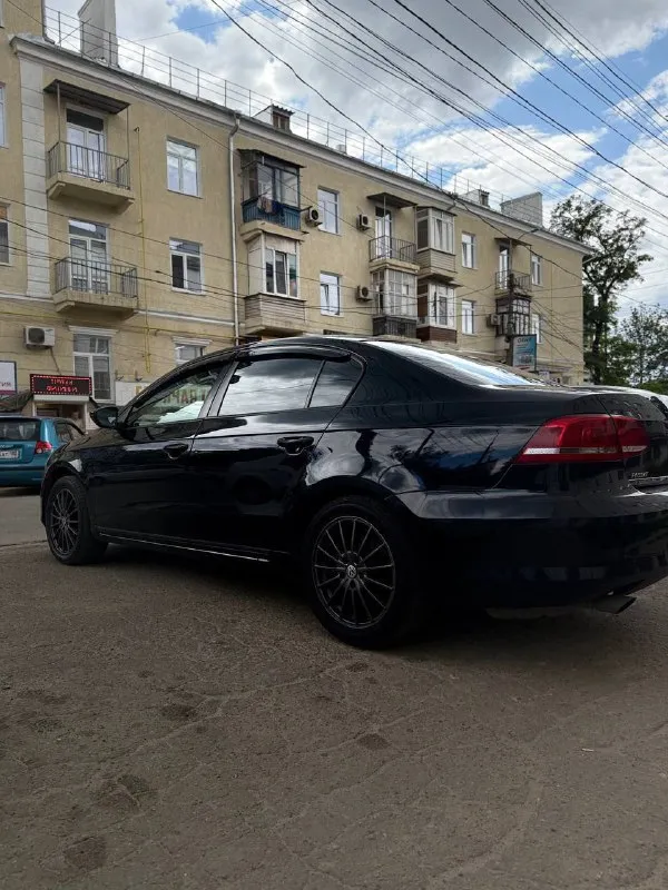 Volkswagen passat b7 2011 ✅полный электра пакет ✅обогрев всего кроме руля, задних сидений ✅климат контроль ✅передний привод ✅механика 6-ступка ✅1,4 турбо ✅ летнее резина в комплекте, без дисков. зимняя резина на штампах. ✅мотор после капиталки, новая турбина. ✅состояние хорошее для этого года. ✅список всех работ по машине при встрече. денег не жалел, пытался все и сразу устранять. ✅ вместо штатной магнитолы, стоит андроид, камера заднего вида присутствует. ✅собственник 1,1🍋 +79496454318 телеграмм на этом номере г мариуполь - фотография - 3