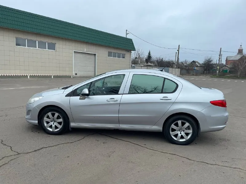 Всем привет продам peugeot 408 2013 год в хорошем состоянии по ходовой части всё хорошо двигатель отлично работает 1.6 автомат коробка листает чётко без каких либо пинков двух зонный климат контроль авто в хорошей комплектации хорошая и качественная аудио система всё работает пробег 287000 цена авто 600.000р торг есть звонить по номеру +79490768902 📲 tg: @king_moscow_9999 📞 звоните: +7(949)0768902 - фотография - 4