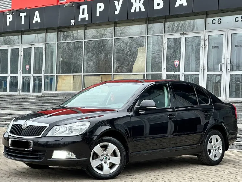 Skoda octavia a5 рестайлинг 1.8t на обычном автомате asin! автомобиль в идеальном состоянии, по другому не напишешь, так как автомобиль обслужен до мелочей абсолютно, двигатель 1.8t в паре с 6 ступенчатым автоматом, самая лучшая связка! год 2012г, комплектация максимальная! подогрев всех сидений! мульти руль, круиз контроль, сигнализация starlina автозапуск с ключа! что хорошо в зимнее время)) климат контроль, складывание зеркал, и многое другое! по ходовой нечего не стучит не гремит, пробег родной 177тыс, км все подтверждено, своими словами тот кто купит останется доволен, с документами полностью порядок! цена 🍋1.080тыс₽ звоните +7949-551-68-75 📲 tg: n.77 📞 звоните: +7(949)5516875 - фотография - 3