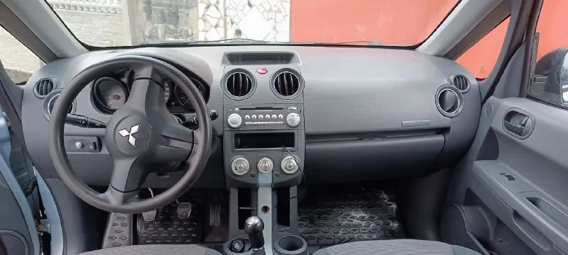 Продажа mitsubishi colt 1.3, 2006год, коробка механика, кондиционер, подогрев сидений. салон чистый, не курили, автомобиль едет резво и без всяких проблем, не когда не подводил, заводиться отлично, масло двигатель не кушает от замены до замены, есть косяки по кузову, ну как бы машина и не новая. полностью обслужен. замена масла 283661п. в сентябре, пыльники шруса, (наружный, внутренний). задние амортизаторы. любые проверки. осмотр в шахтёрске. цена - 500 тыс. руб +79490933205 📲 tg: @liana0585 📞 звоните: +7(949)0933205 - фотография - 9