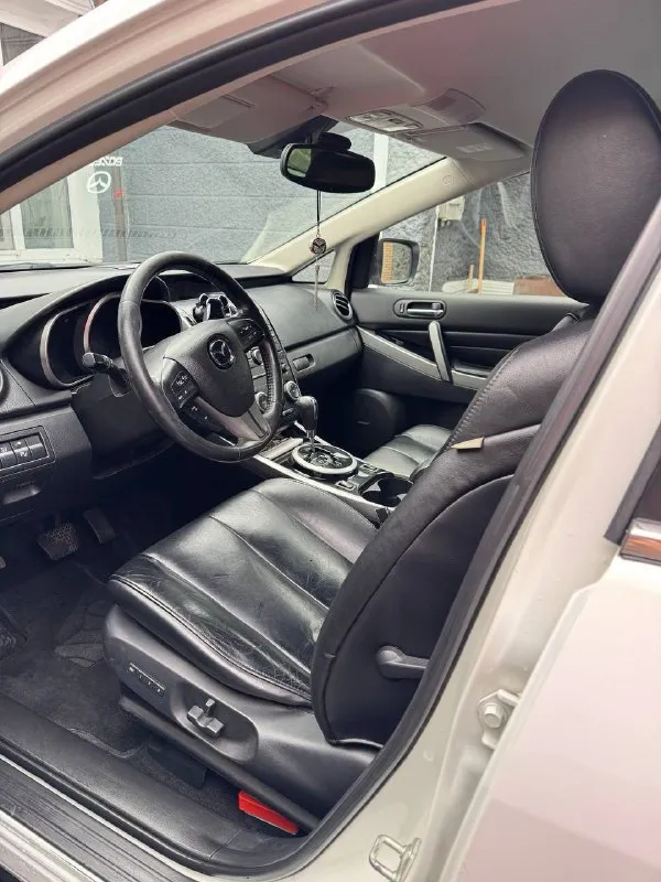 В продаже mazda сх7 2010 год 2.3 (не турбо),189 л. с., полный привод, автомат машиной владею 2 года, переоформлена на 180 по технике машина обслужена, без нареканий, без вложений в ближайшей перспективе. регулярная замена всех комплектующих и расходников (при встрече отвечу на любые вопросы). кузов без коррозии, салон ухоженный. цена: 1.100, адекватный торг адекватному покупателю владимир +7 (949) 364-05-00 📲 tg: @docaac 📞 звоните: +7(949)3640500 - фотография - 4