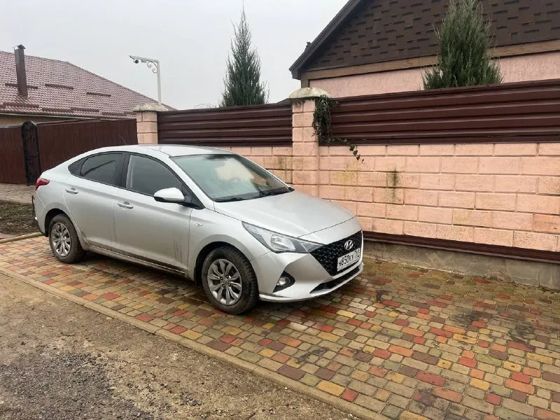 Продаю hyundai solaris (хюндай солярис), 2021 г. в.. пробег 97000 км, один владелец. ничего делать не нужно. полностью обслужена. акпп. катализатор отшит, прошита. без дтп, стекла + полностью родной. цена 1,570 млн. (небольшой торг) +7 949 367 8419 - фотография - 6