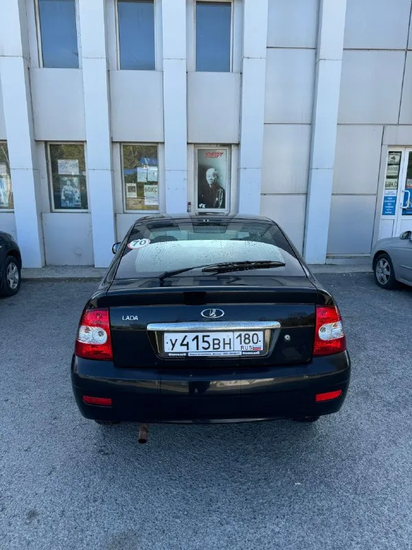 Продаётся lada priora купленная у официального дилера и до сих пор в одних руках❗️ пробег: 95126 км. -не окрашен не один элемент -т. о.проходилось с опережением регламента. -есть сервисная книжка. комплектация •двигатель 1,6 •подушка безопасности •электро стеклоподъемники (передние) •электро регулировка зеркал •ксеноновые фары •противотуманки (перед, зад) •гидроусилитель руля •подогрев зеркал и заднего стекла •бортовой компьютер всё работает!!! 500000₽ и торг! телефон: +79613022912. +79493015603 - фотография - 4