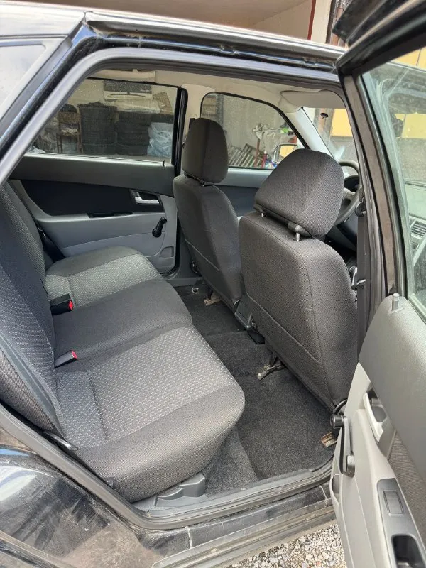 Продаётся lada priora купленная у официального дилера и до сих пор в одних руках❗️ пробег: 95126 км. -не окрашен не один элемент -т. о.проходилось с опережением регламента. -есть сервисная книжка. комплектация •двигатель 1,6 •подушка безопасности •электро стеклоподъемники (передние) •электро регулировка зеркал •ксеноновые фары •противотуманки (перед, зад) •гидроусилитель руля •подогрев зеркал и заднего стекла •бортовой компьютер всё работает!!! 500000₽ и торг! телефон: +79613022912. +79493015603 - фотография - 8